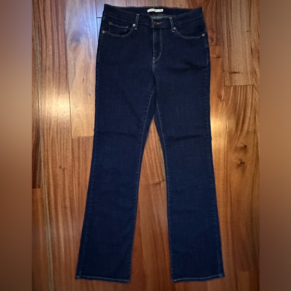 Levi dark wash classic bootcut jeans LONG